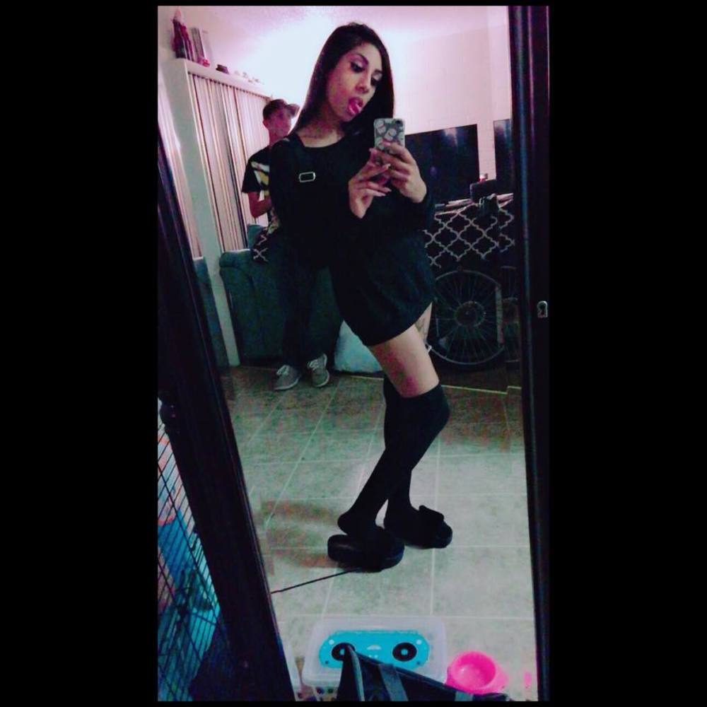 Meet your Posher, Adrianna